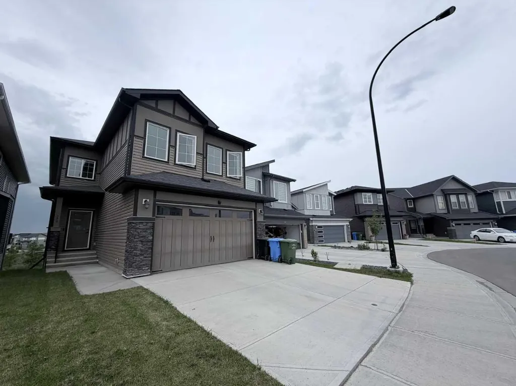 300 Carringvue Place NW Calgary AB T3P2A5