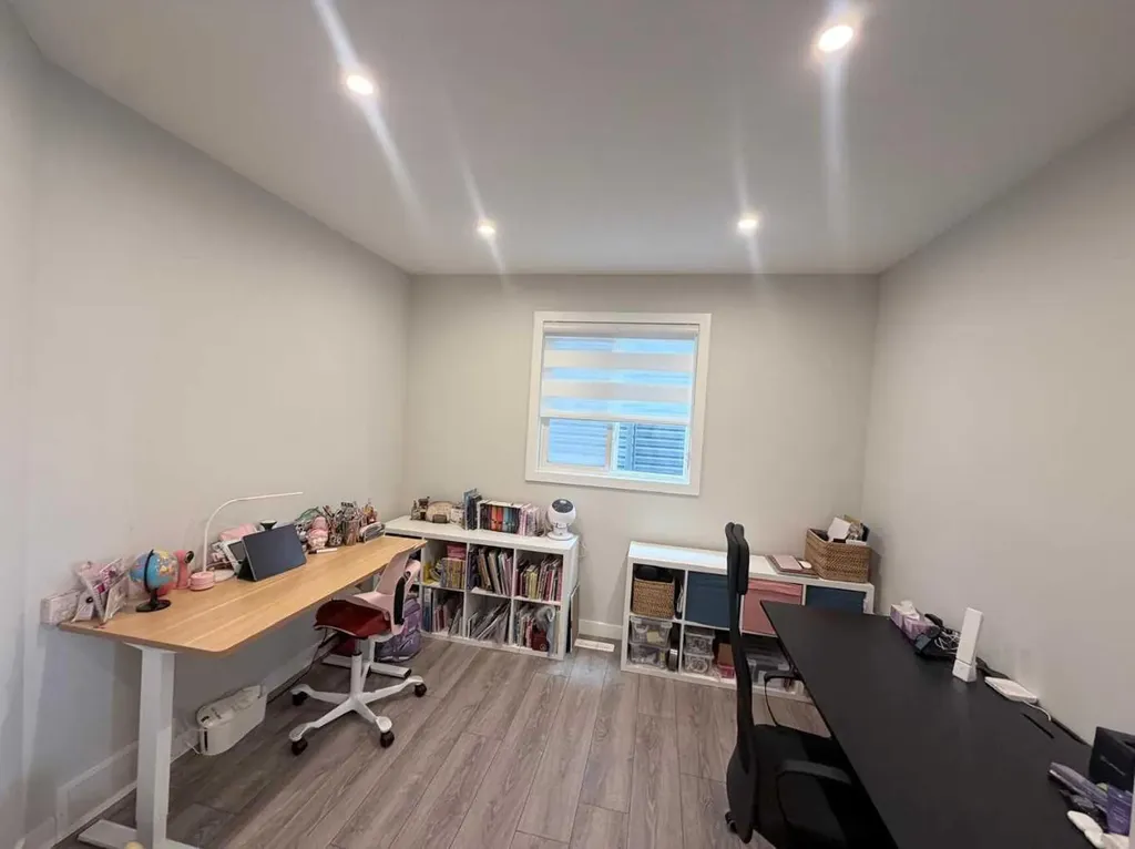 300 Carringvue Place NW Calgary AB T3P2A5
