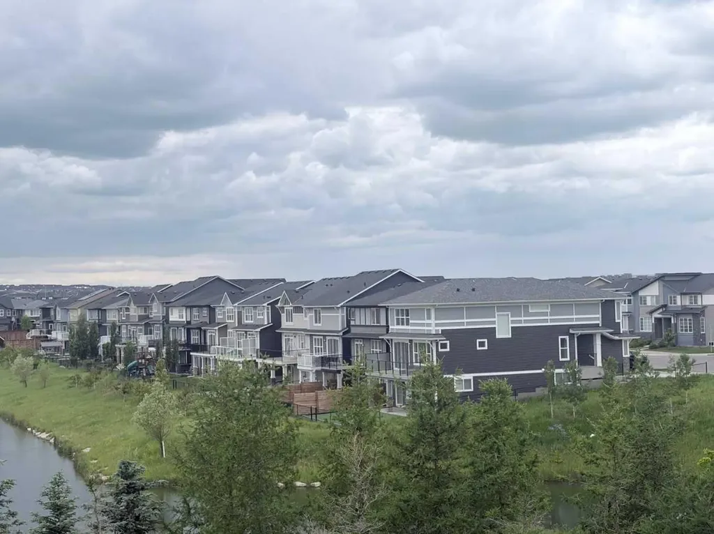 300 Carringvue Place NW Calgary AB T3P2A5