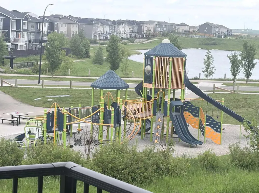 300 Carringvue Place NW Calgary AB T3P2A5