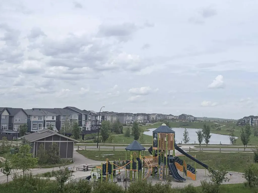 300 Carringvue Place NW Calgary AB T3P2A5