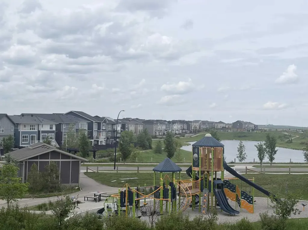 300 Carringvue Place NW Calgary AB T3P2A5