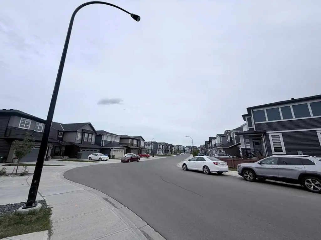 300 Carringvue Place NW Calgary AB T3P2A5