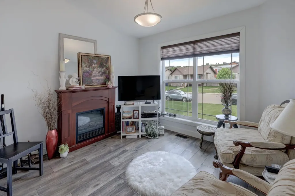 83 Valarosa Drive Didsbury AB T0H 0W0
