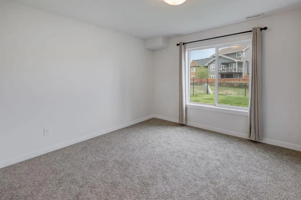 83 Valarosa Drive Didsbury AB T0H 0W0