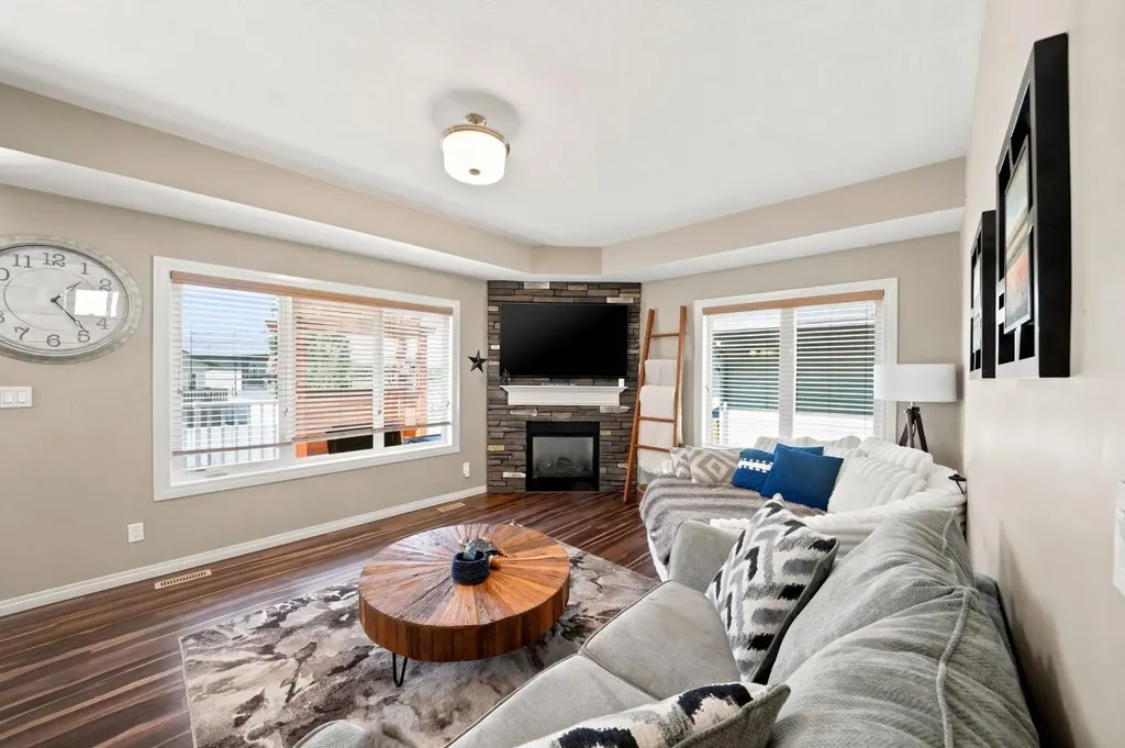 262 Viscount Drive Red Deer AB T4R 0M7