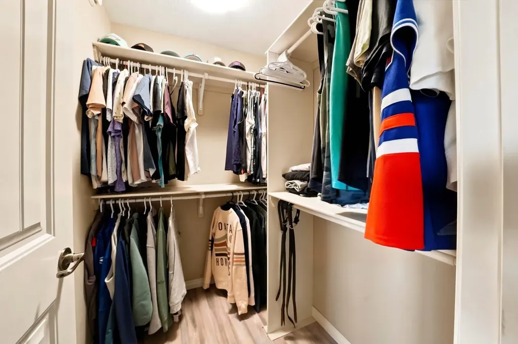 262 Viscount Drive Red Deer AB T4R 0M7