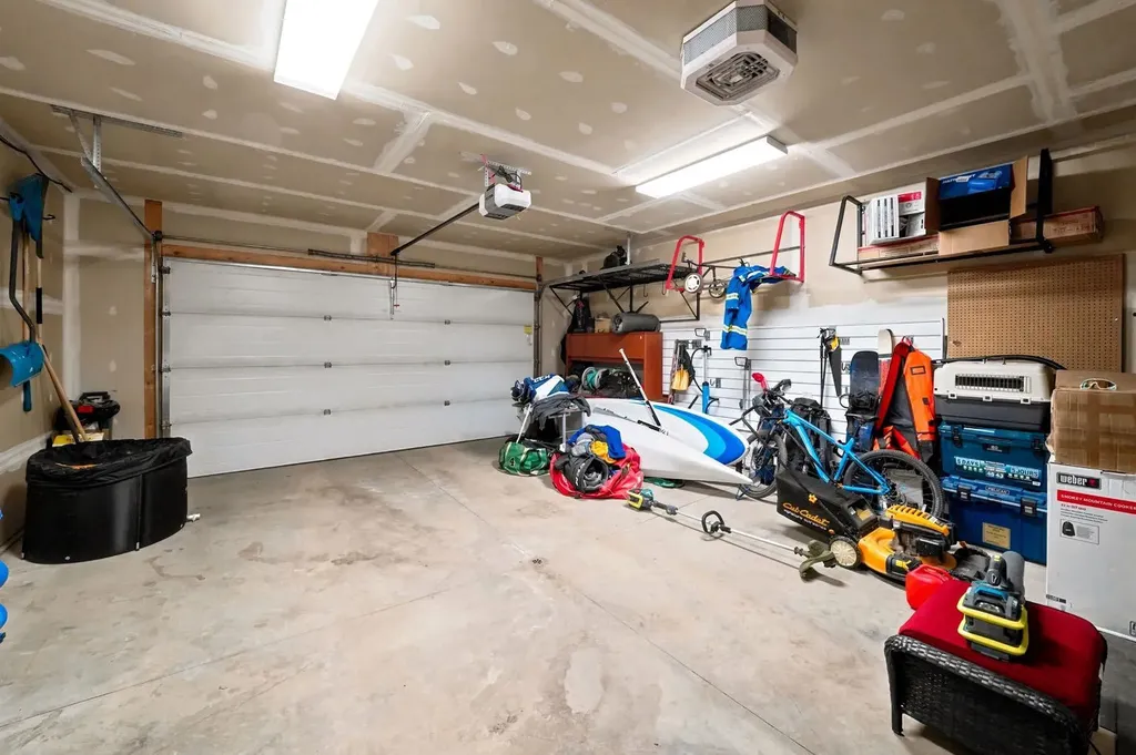 262 Viscount Drive Red Deer AB T4R 0M7