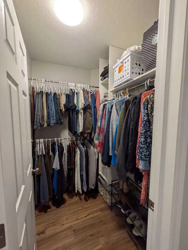 292 Lancaster Drive Red Deer AB T4R 3R7