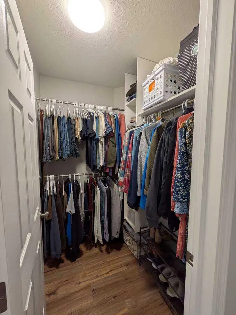 292 Lancaster Drive Red Deer AB T4R 3R7