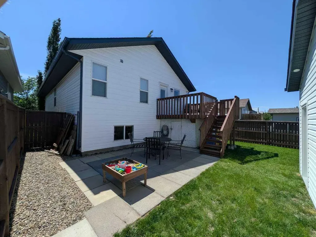 292 Lancaster Drive Red Deer AB T4R 3R7