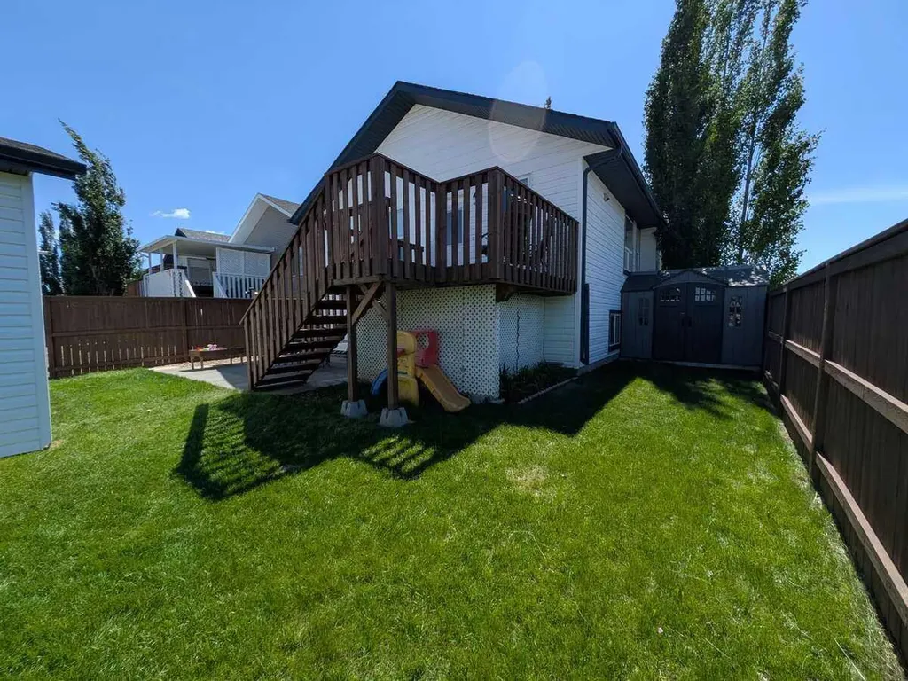 292 Lancaster Drive Red Deer AB T4R 3R7