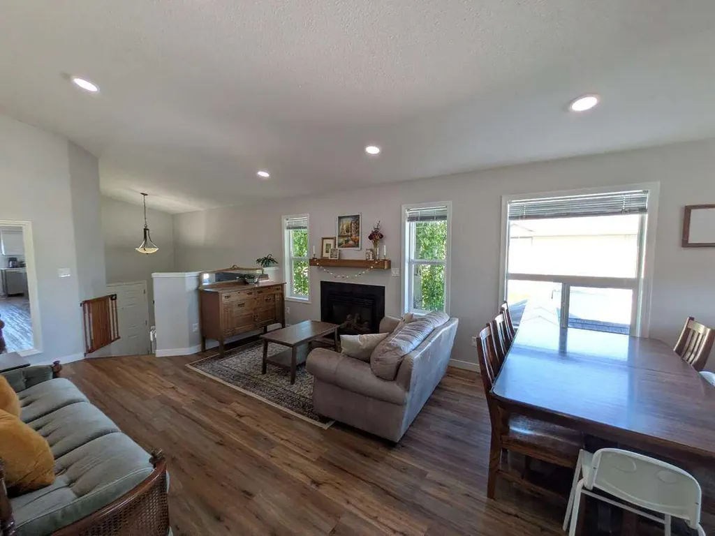 292 Lancaster Drive Red Deer AB T4R 3R7