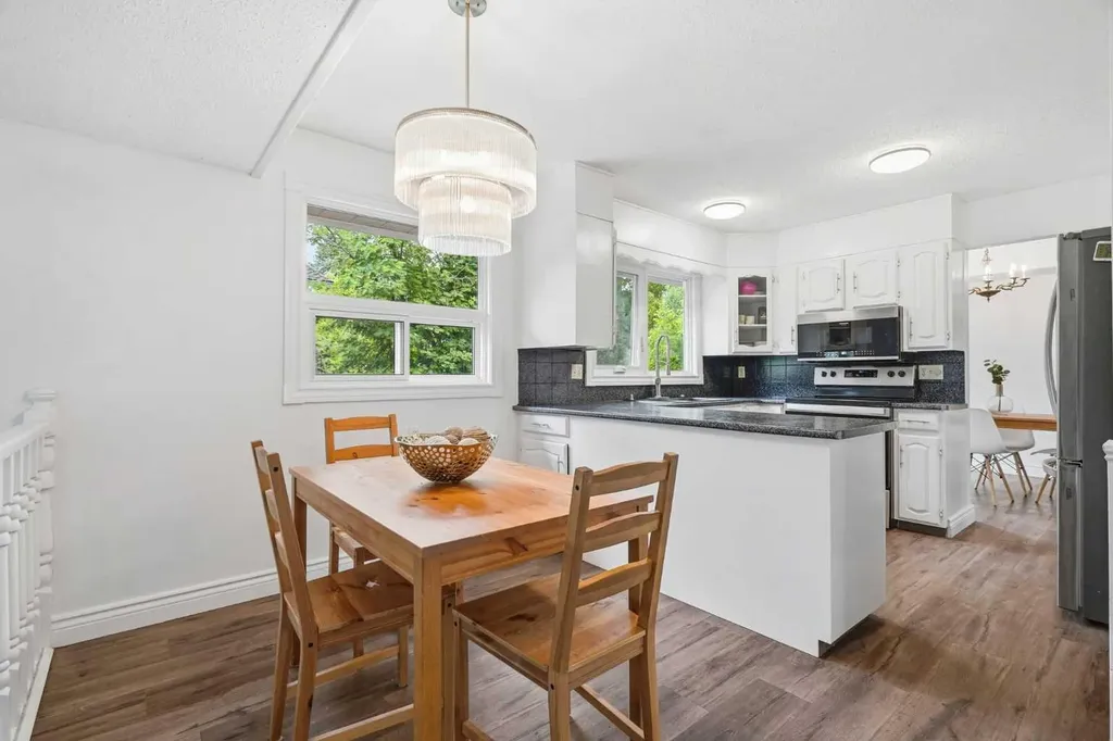 527 Deer Side Place SE Calgary AB T2J 6A1