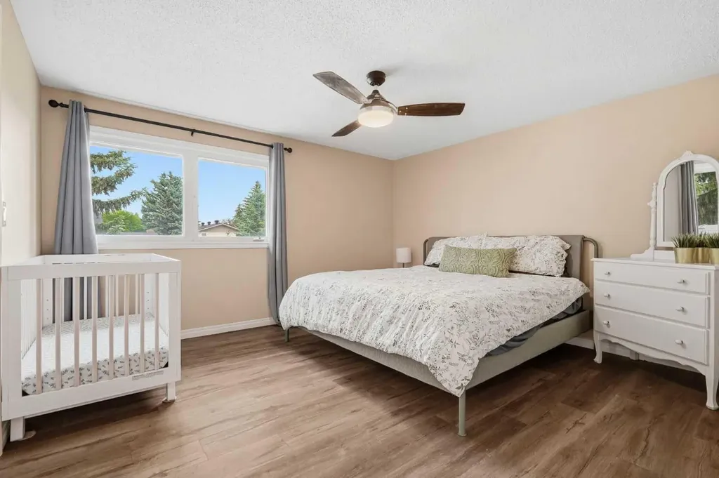 527 Deer Side Place SE Calgary AB T2J 6A1