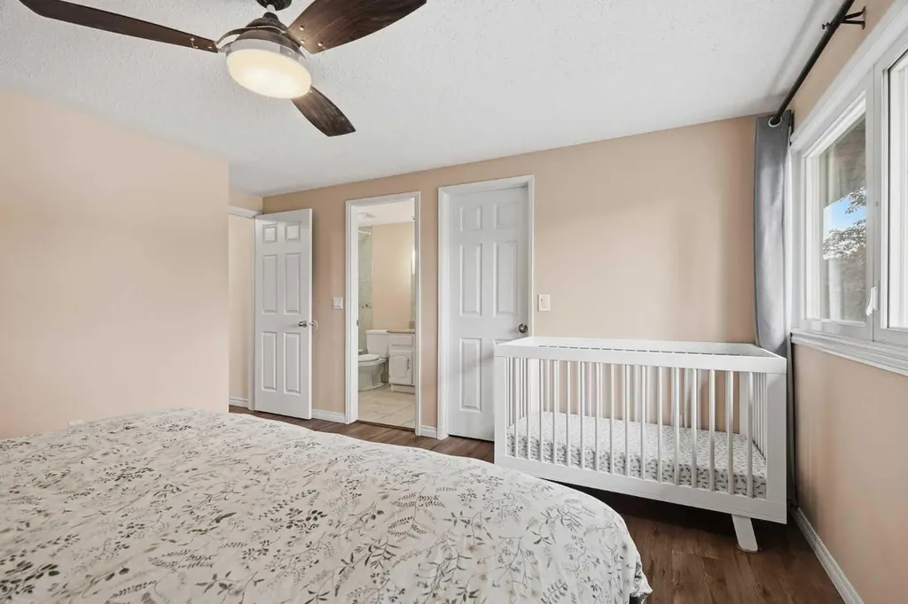 527 Deer Side Place SE Calgary AB T2J 6A1