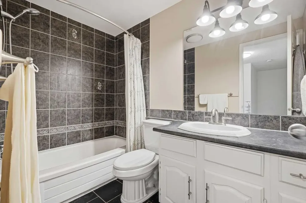 527 Deer Side Place SE Calgary AB T2J 6A1
