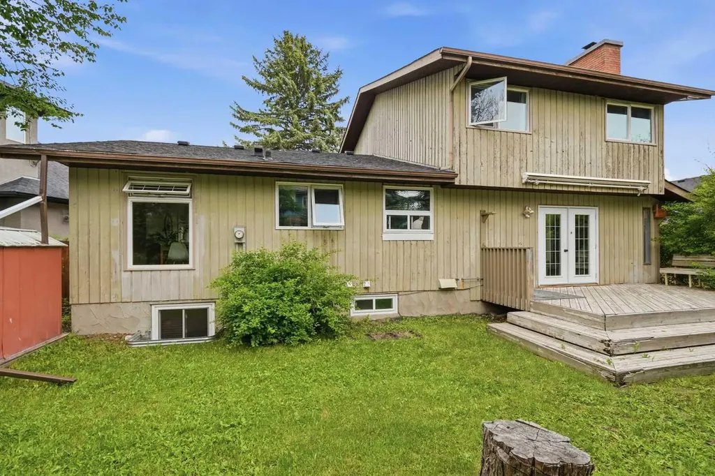 527 Deer Side Place SE Calgary AB T2J 6A1