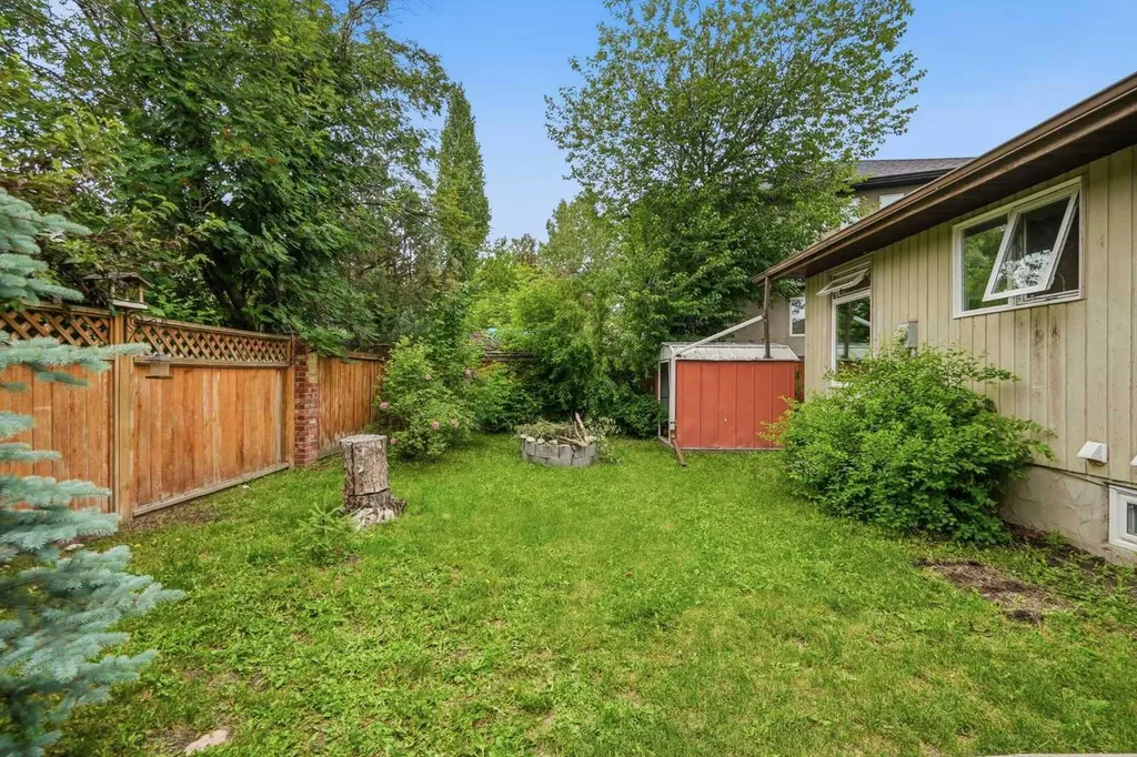 527 Deer Side Place SE Calgary AB T2J 6A1