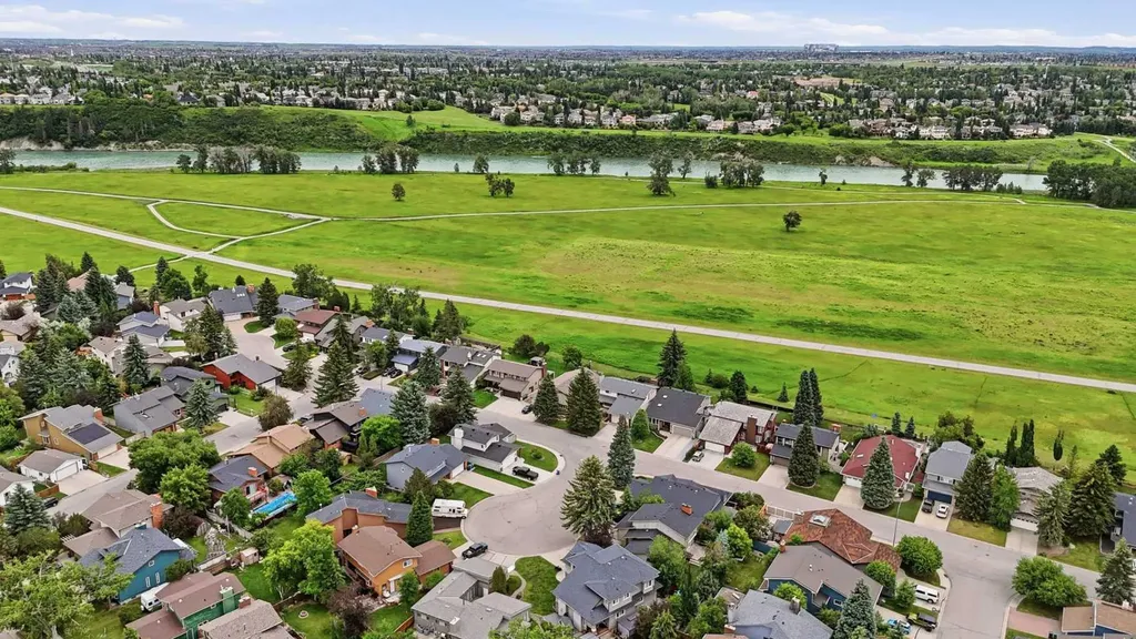 527 Deer Side Place SE Calgary AB T2J 6A1