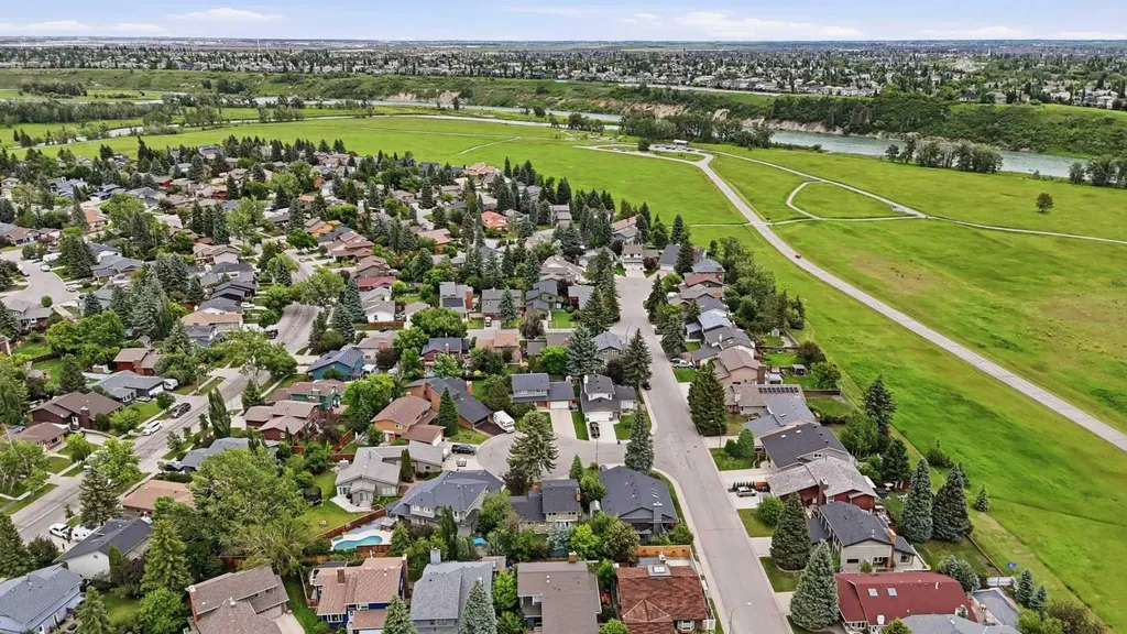 527 Deer Side Place SE Calgary AB T2J 6A1