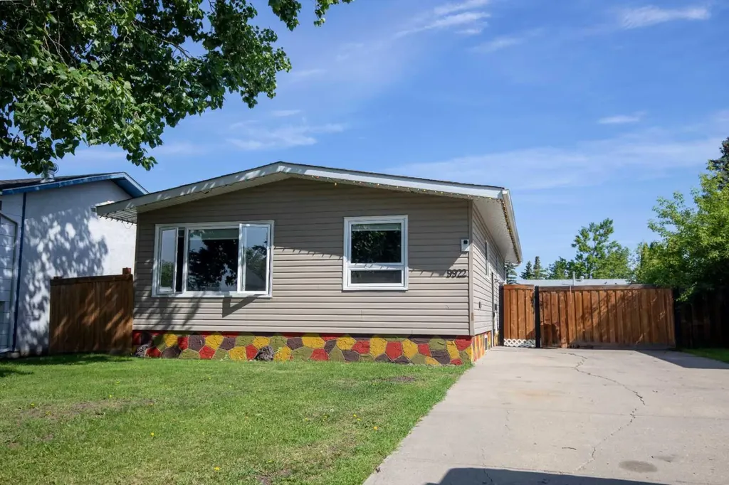 9922 81 Avenue Grande Prairie AB T8V 3T2