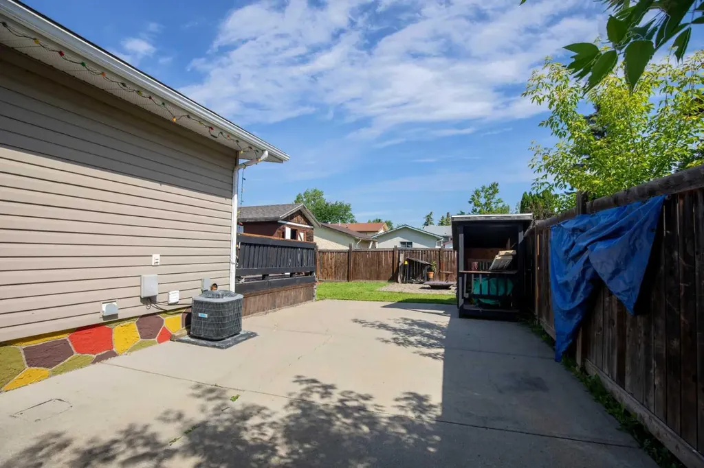 9922 81 Avenue Grande Prairie AB T8V 3T2