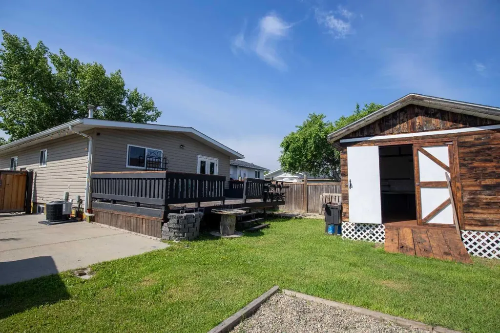 9922 81 Avenue Grande Prairie AB T8V 3T2