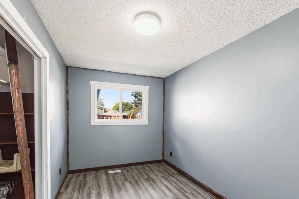 9922 81 Avenue Grande Prairie AB T8V 3T2