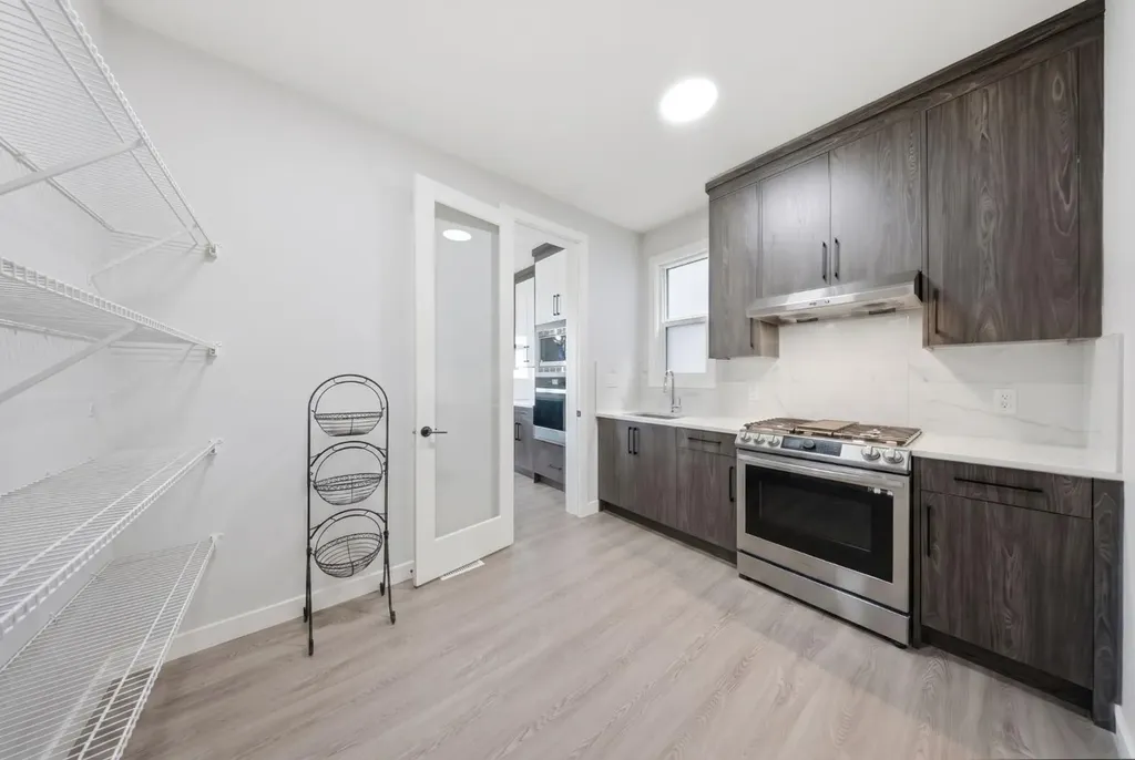 82 Waterford Crescent Chestermere AB T1X 2V1