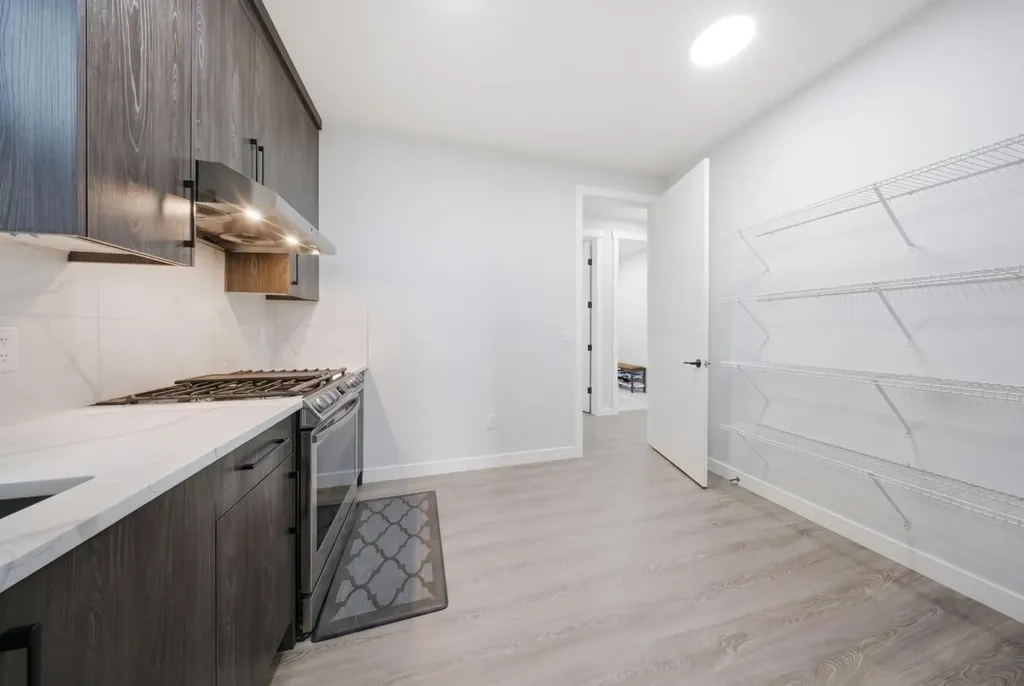 82 Waterford Crescent Chestermere AB T1X 2V1