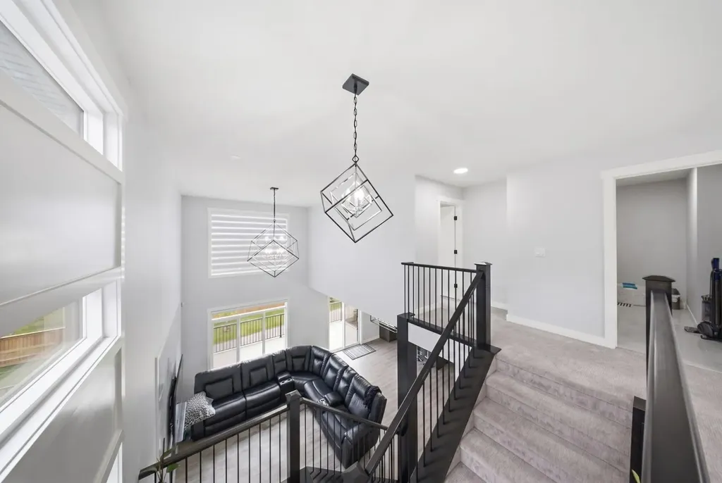 82 Waterford Crescent Chestermere AB T1X 2V1