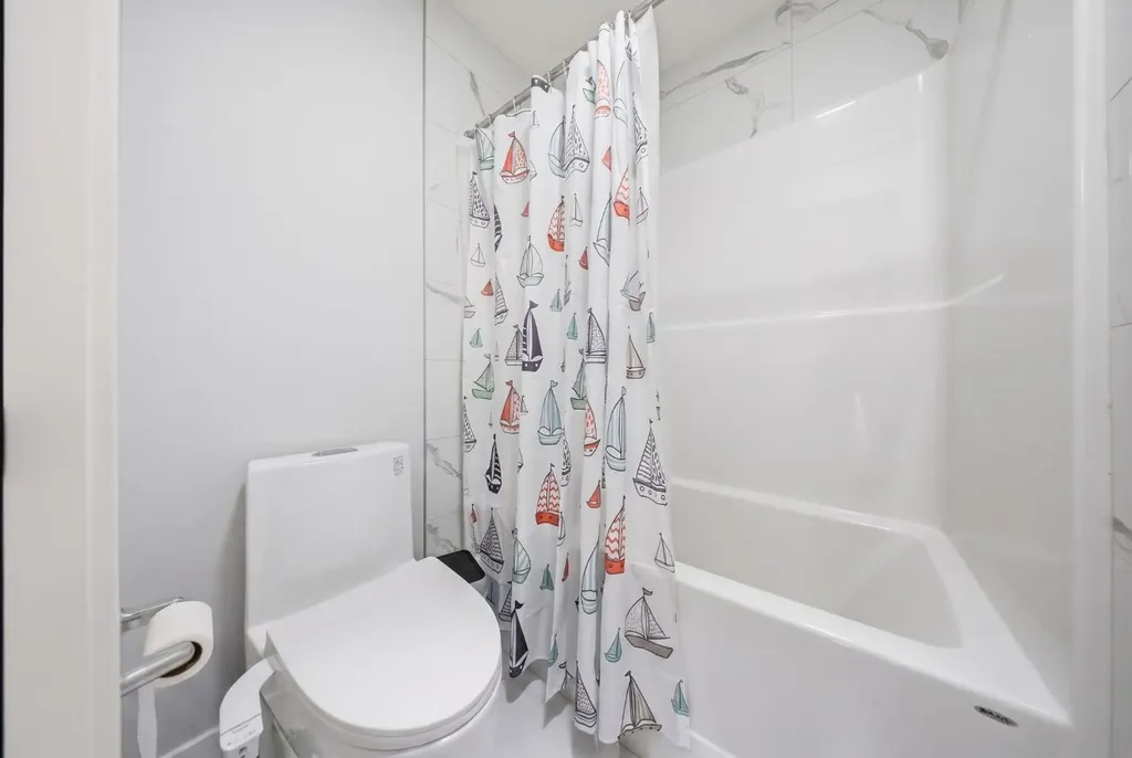 82 Waterford Crescent Chestermere AB T1X 2V1
