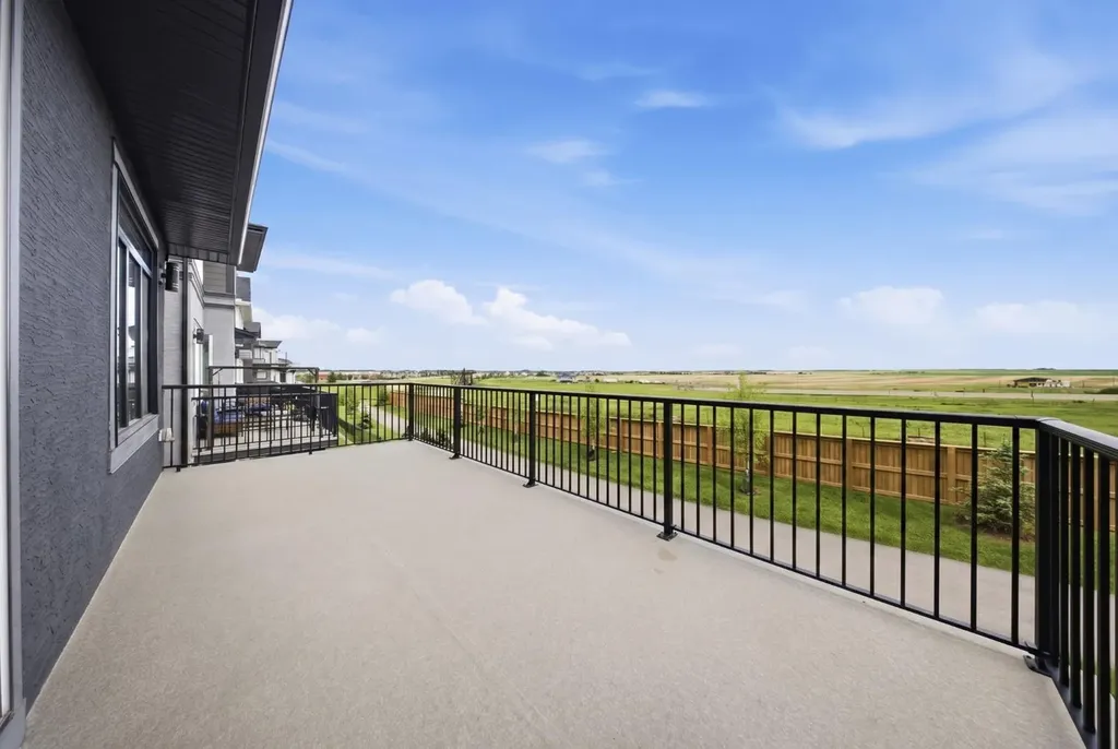 82 Waterford Crescent Chestermere AB T1X 2V1