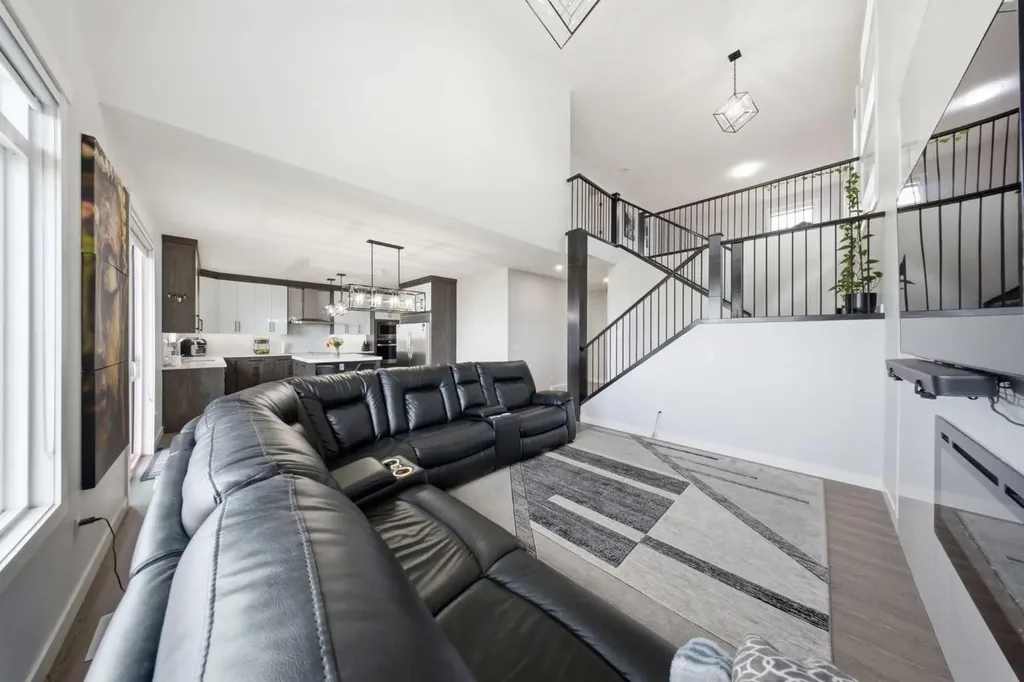 82 Waterford Crescent Chestermere AB T1X 2V1