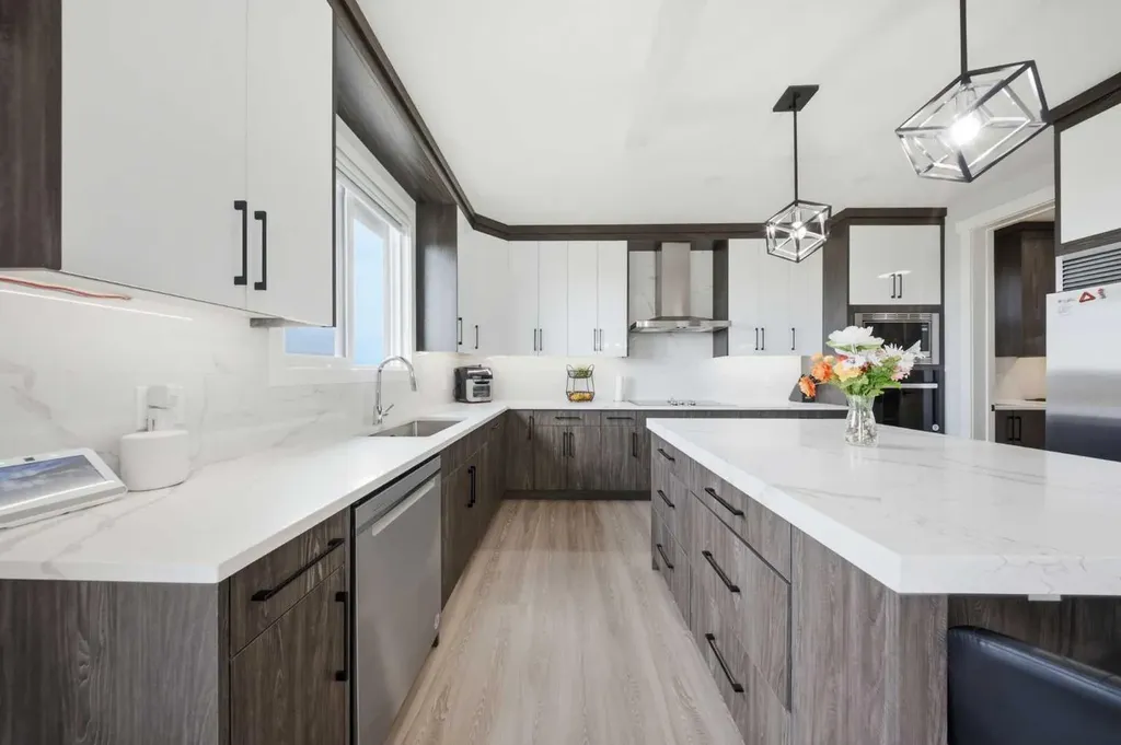 82 Waterford Crescent Chestermere AB T1X 2V1