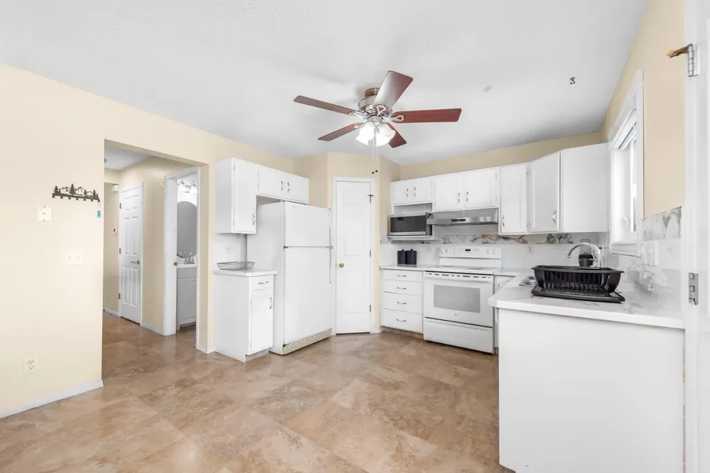131 Coral Springs Circle NE Calgary AB T3J 3P5