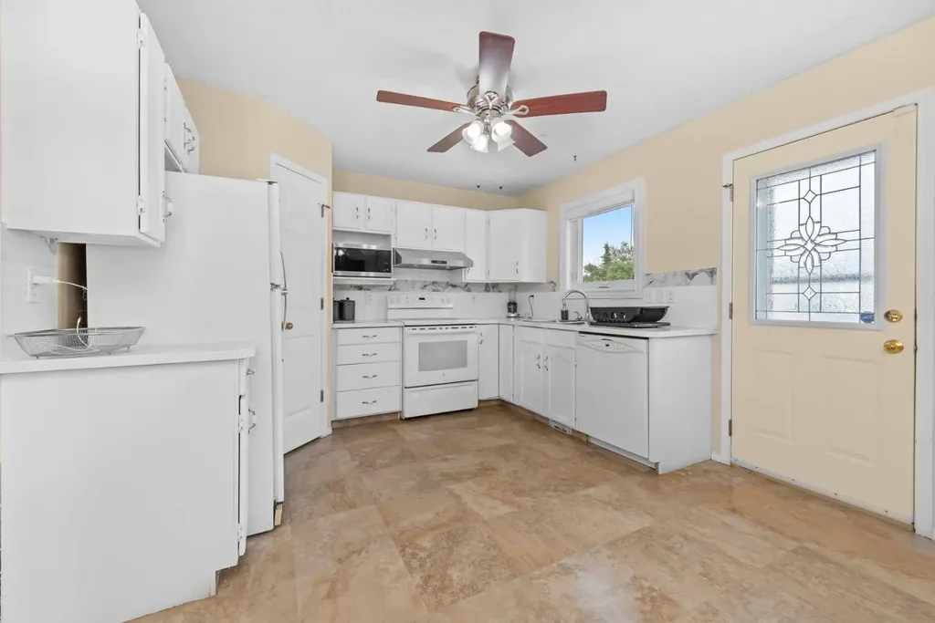 131 Coral Springs Circle NE Calgary AB T3J 3P5