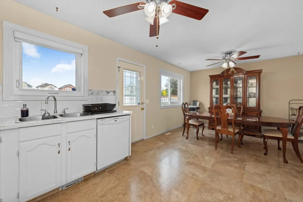 131 Coral Springs Circle NE Calgary AB T3J 3P5