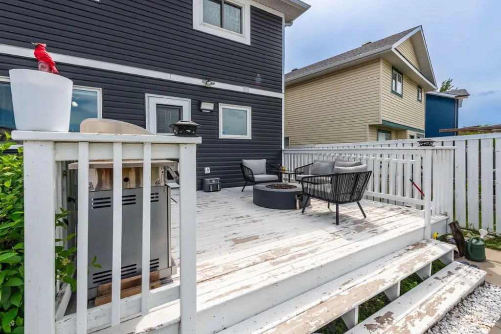 131 Coral Springs Circle NE Calgary AB T3J 3P5
