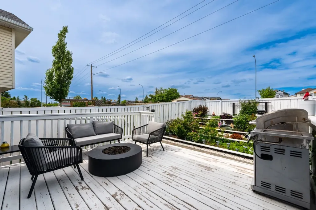 131 Coral Springs Circle NE Calgary AB T3J 3P5