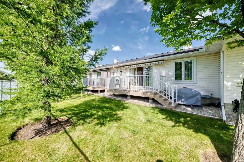 23 Ceduna Park SW Calgary AB T2W 6H4