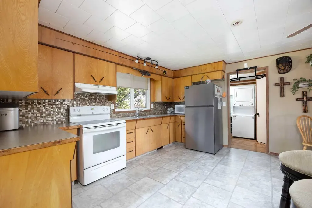 1007 Popular Rural Athabasca County AB T0A0M0
