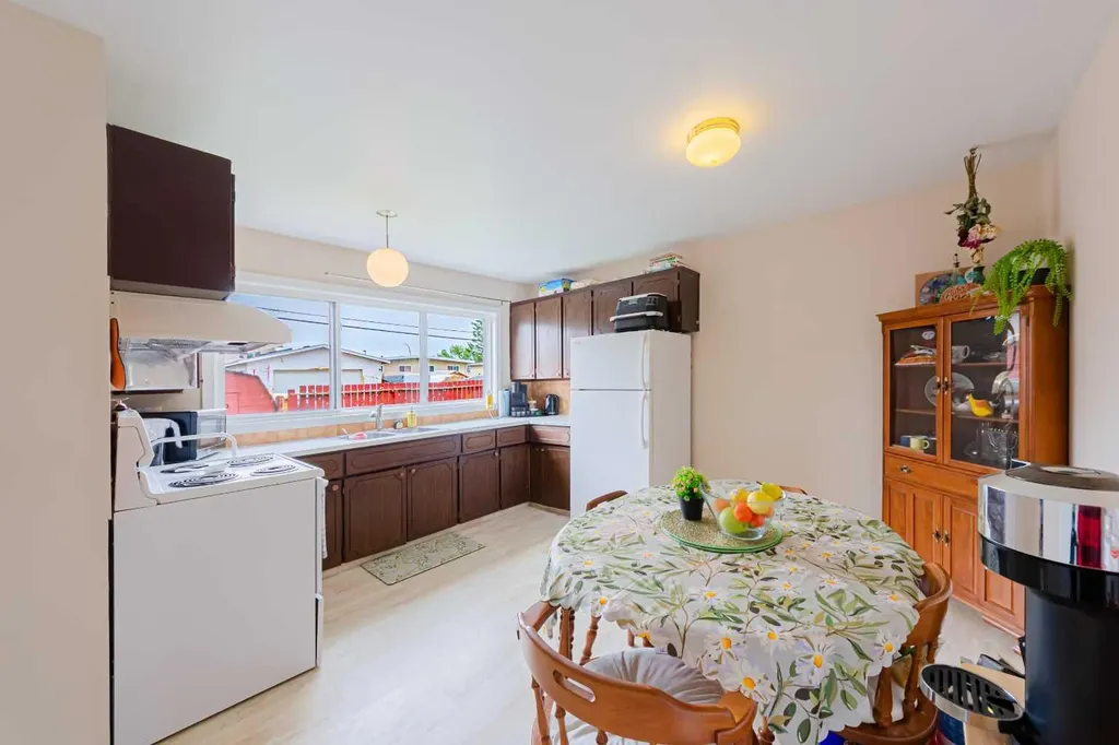 5412 14 Avenue SE Calgary AB T2A 0L3