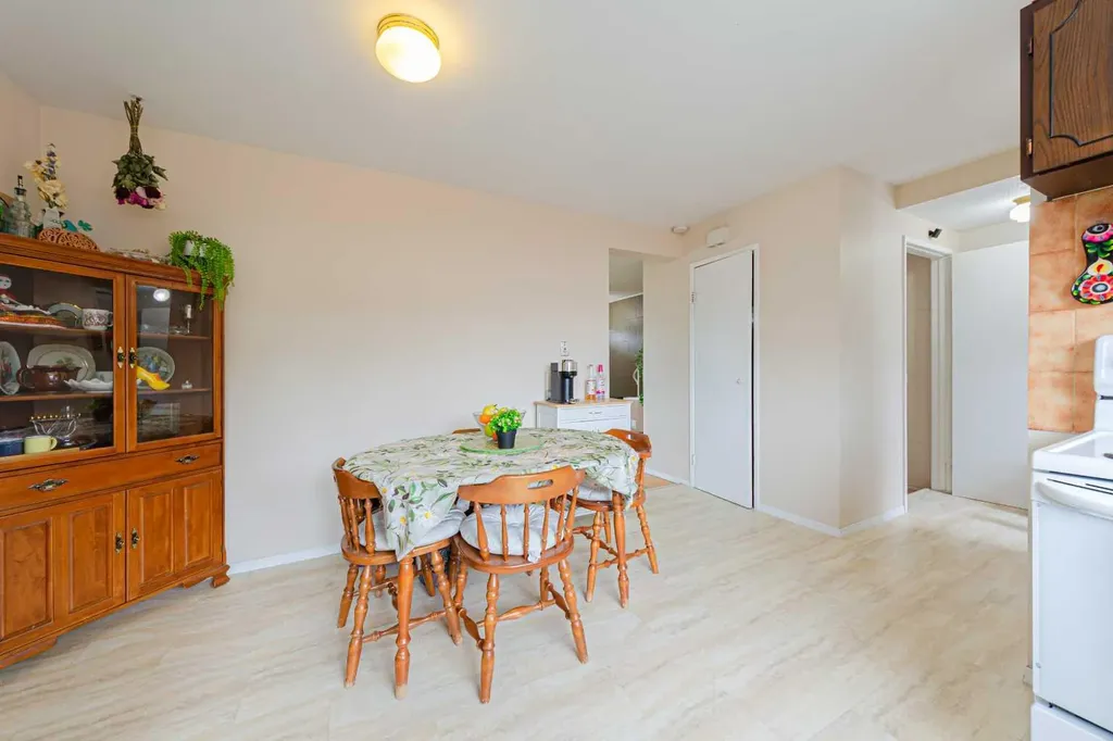 5412 14 Avenue SE Calgary AB T2A 0L3