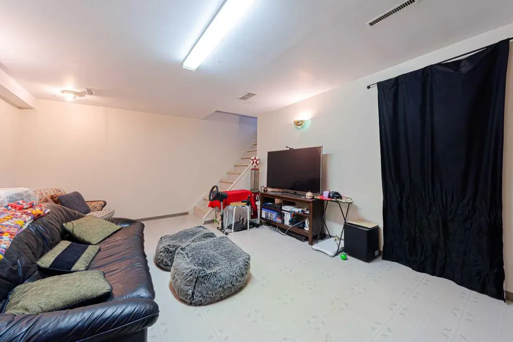 5412 14 Avenue SE Calgary AB T2A 0L3