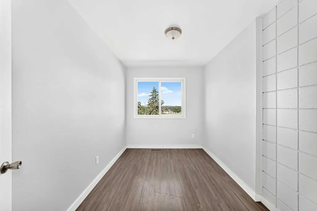 2211 19 Street NE Calgary AB t2e4y5