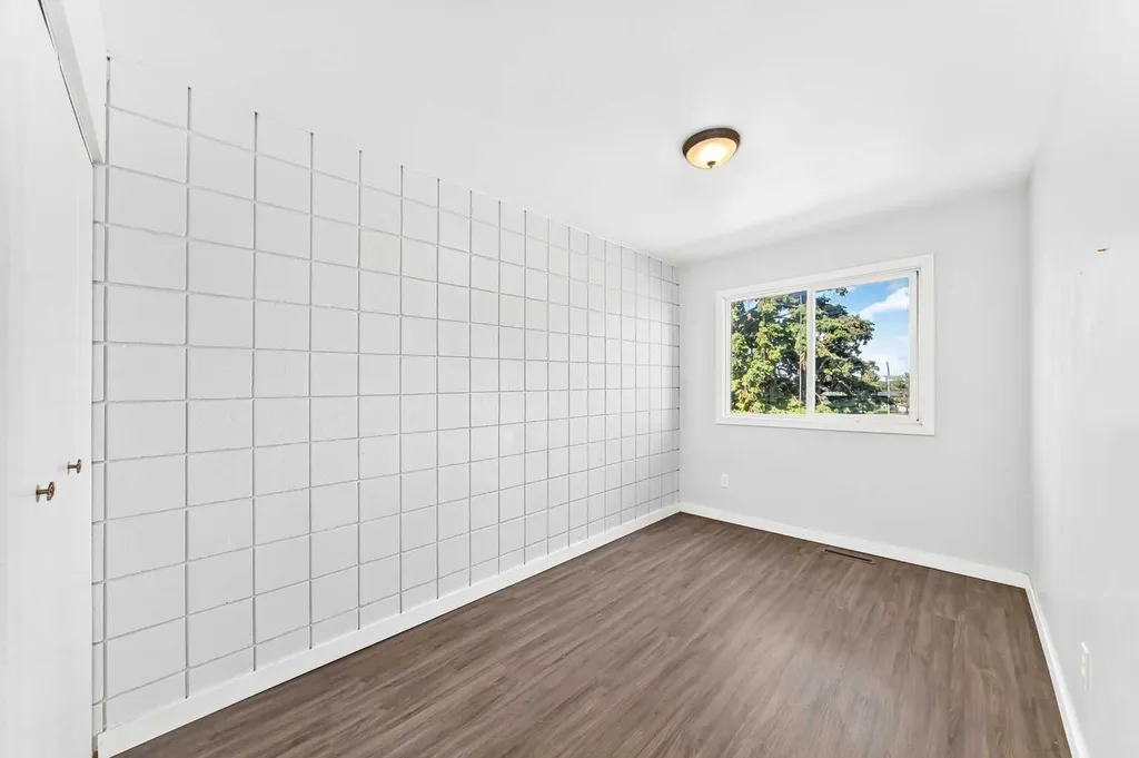 2211 19 Street NE Calgary AB t2e4y5