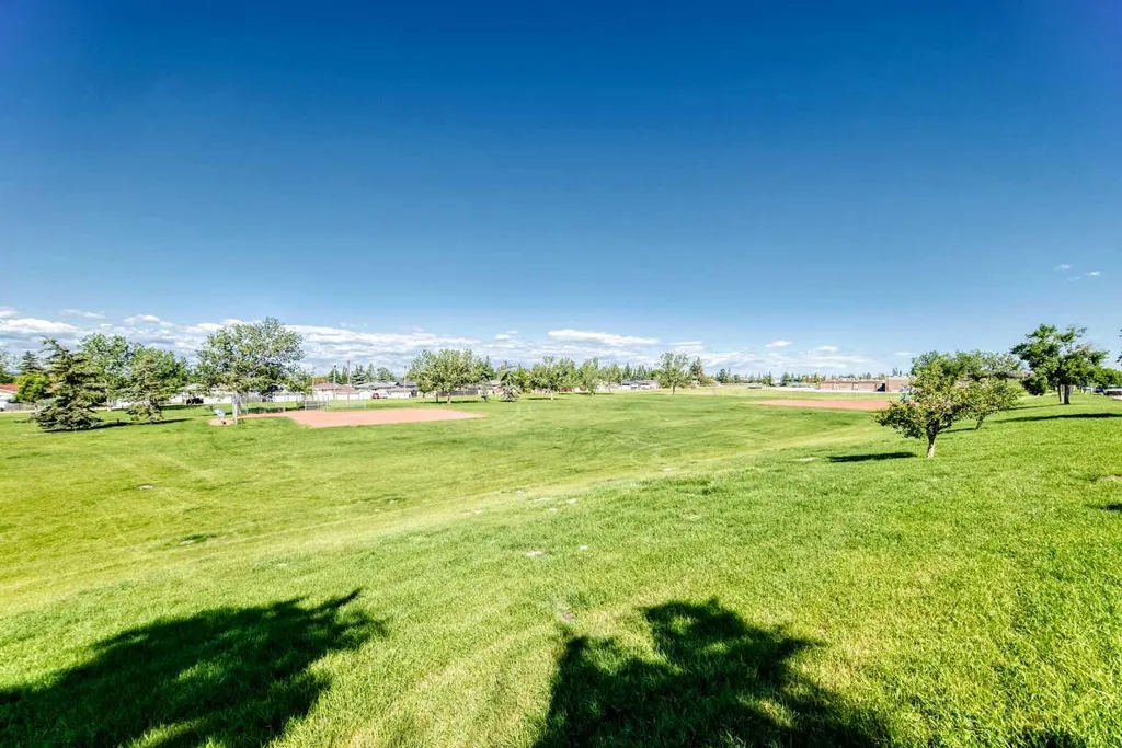 2211 19 Street NE Calgary AB t2e4y5