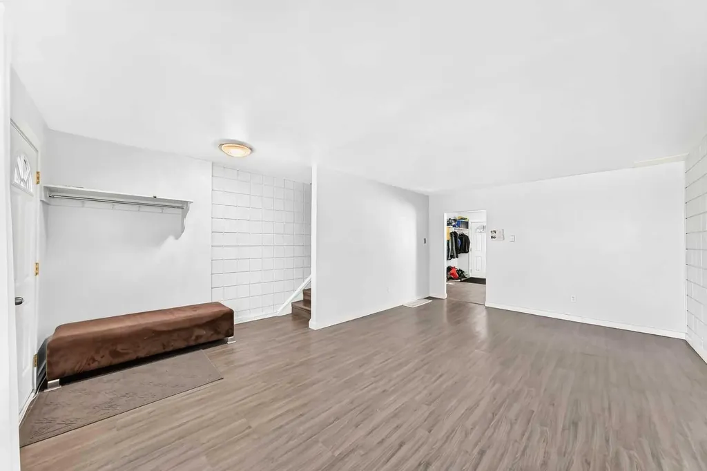 2211 19 Street NE Calgary AB t2e4y5